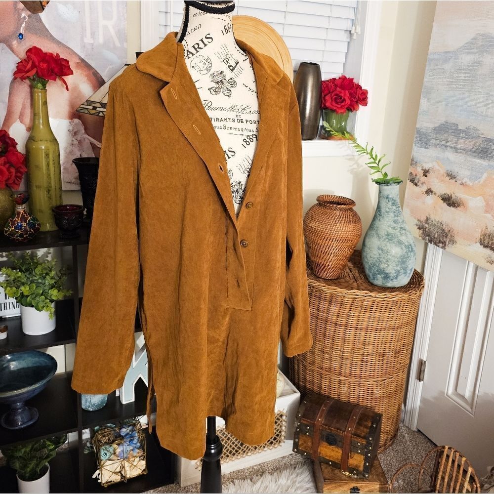 Vtg Harve Bernard Velour Feel Causual Button Front Shirt.